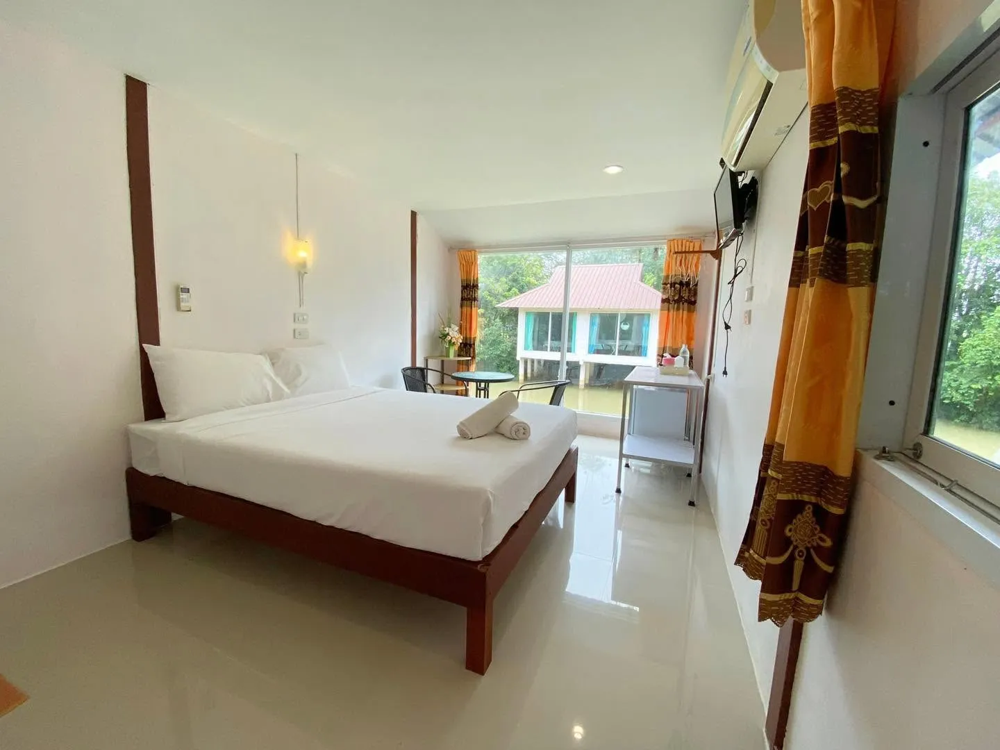 บ้านพักสวนแก้ว